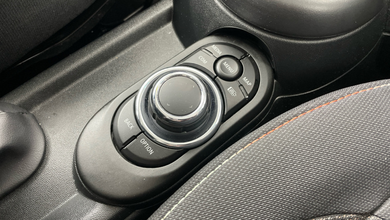 MINI Hatchback 1.5 Cooper Classic Premium 5dr Auto Petrol Hatchback